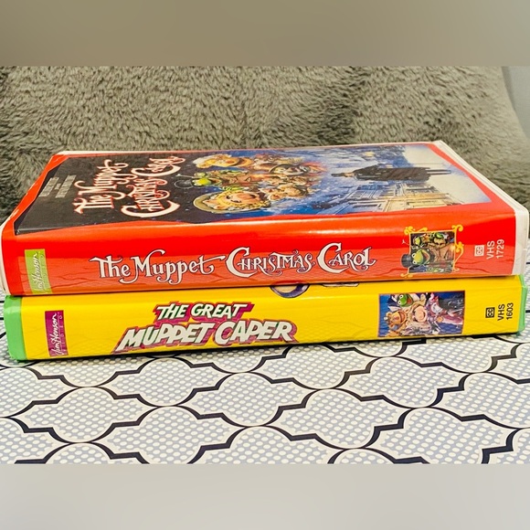 THE GREAT MUPPET CAPER and THE MUPPET CHRISTMAS CAROL VHS - Picture 4 of 8